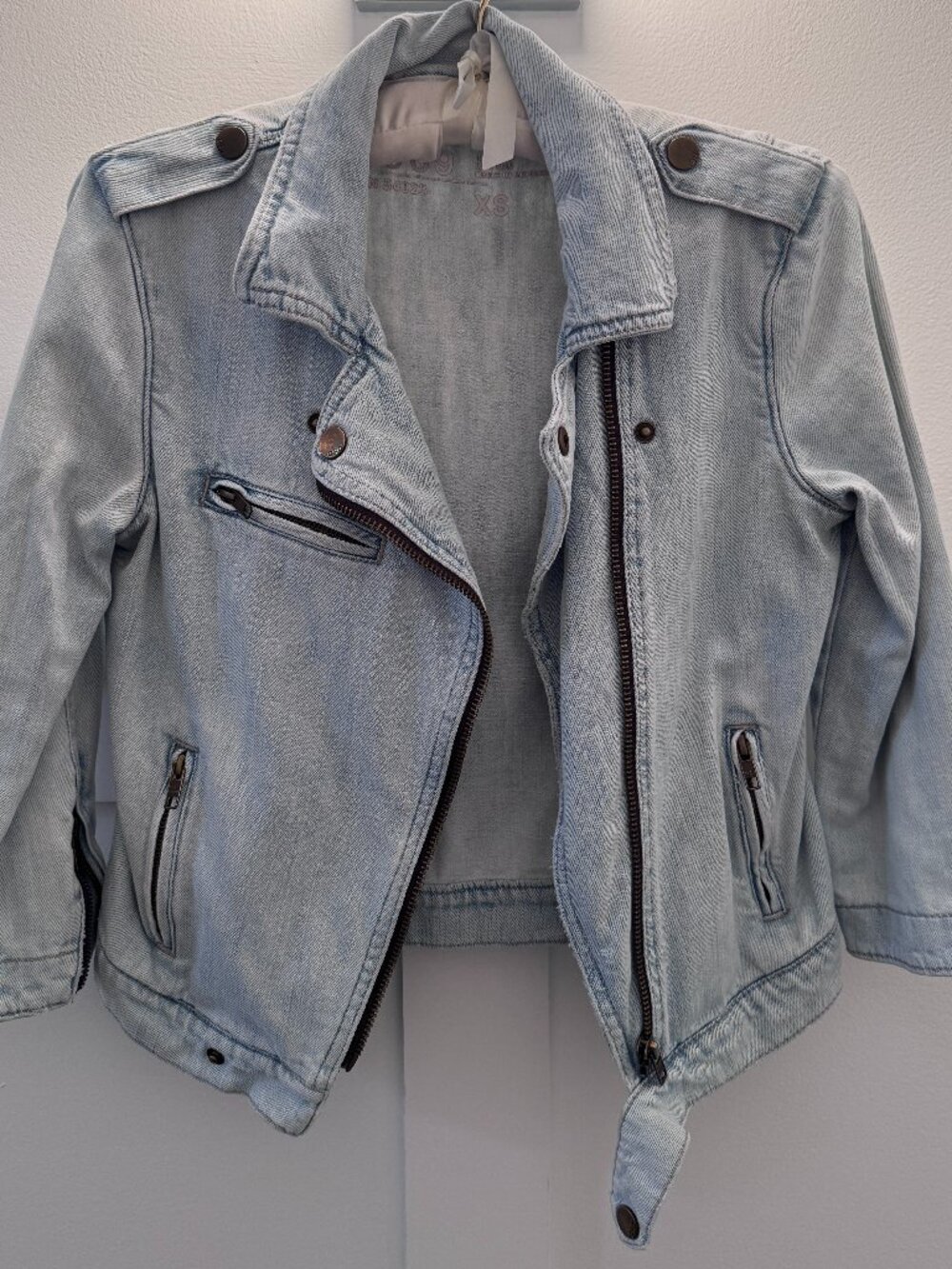GAP Light Wash Denim Moto Women's Jacket XS Distressed Zip Jacket,Good Condition - Picture 2 of 11